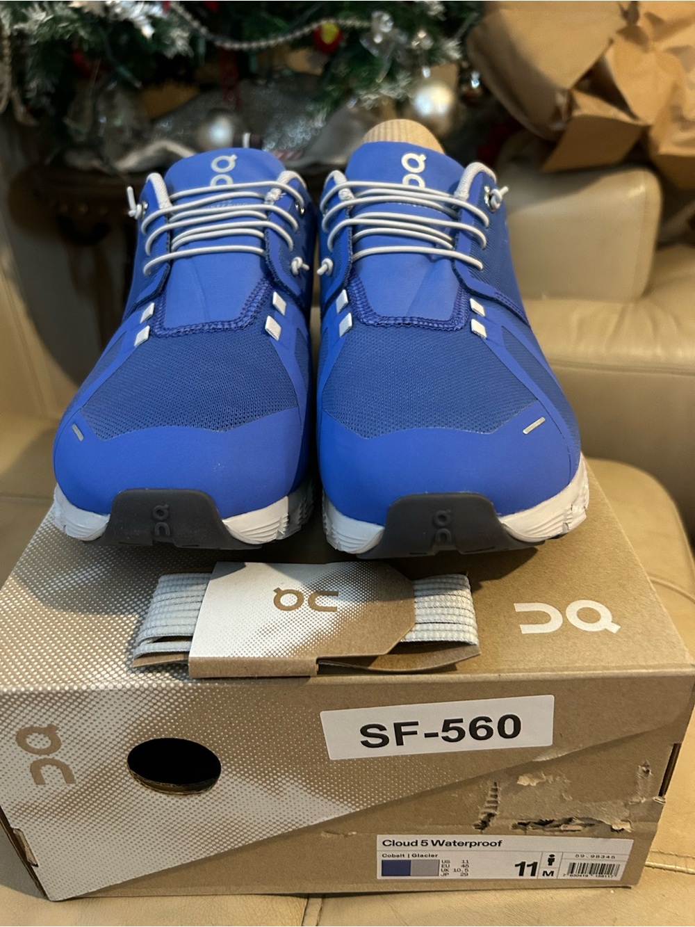 On Running Cloud 5 Waterproof Men's Shoes in Bright Blue
